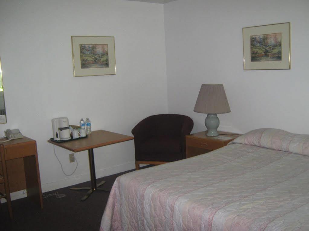 Sherbrooke Village Inn Экстерьер фото